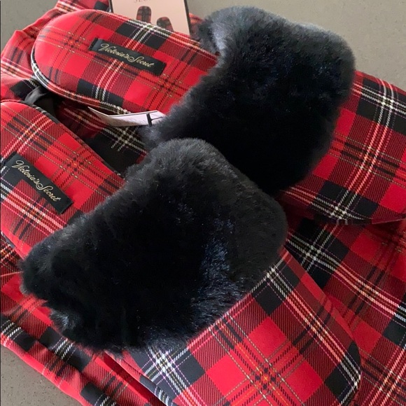 Victoria’s Secret Signature Satin Slippers Red Plaid / Size Medium 7-8 - Picture 6 of 9